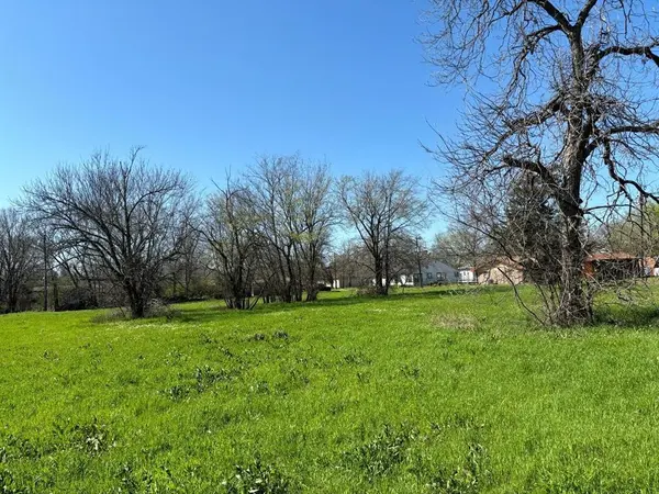 350 E San Antonio Avenue, Cooper, TX 75432