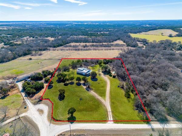 170 Creekwood Drive,  Blum,  TX 76627