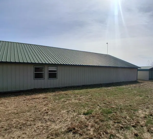 1767 Rs County Road 1610, Lone Oak, TX 75453