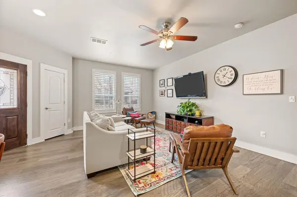 209 Belleville Drive, Lewisville, TX 75057