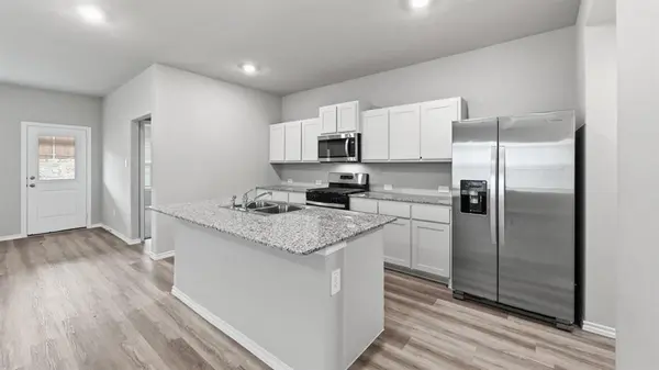 1912 CHEROKEE Lane, Cleburne, TX 76033