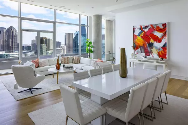 Dallas, TX 75219,2430 Victory Park Lane #3203