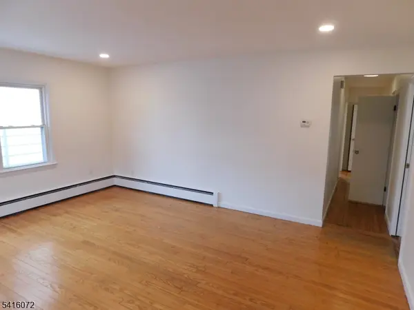 21 W 14Th St #2, Bayonne City, NJ 07002