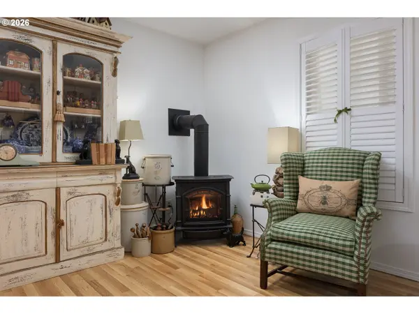 864 N DEERLANE LOOP, Otis, OR 97368