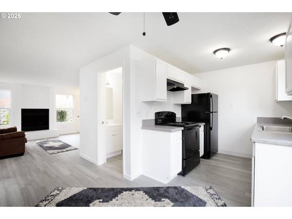 7920 SW FANNO CREEK DR #3, Tigard, OR 97224