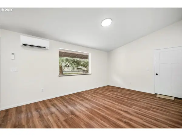 37875 ROW RIVER RD, Dorena, OR 97434