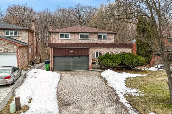 13 Carmel CT, Toronto C15, ON M2M 4B2