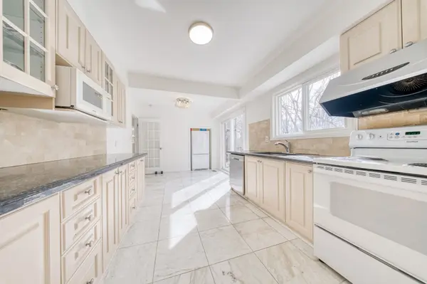 Toronto C15, ON M2M 4B2,13 Carmel CT