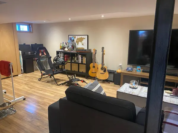 46 Merritt RD, Toronto E03, ON M4B 3K5