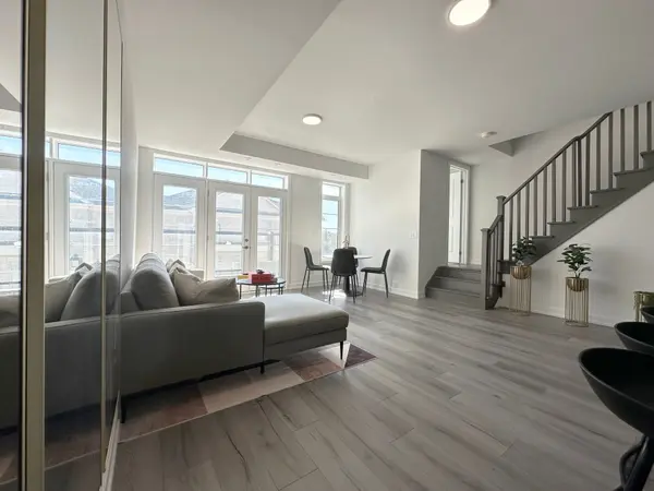 1655 Palmers Sawmill RD #104, Pickering, ON L1X 0R3