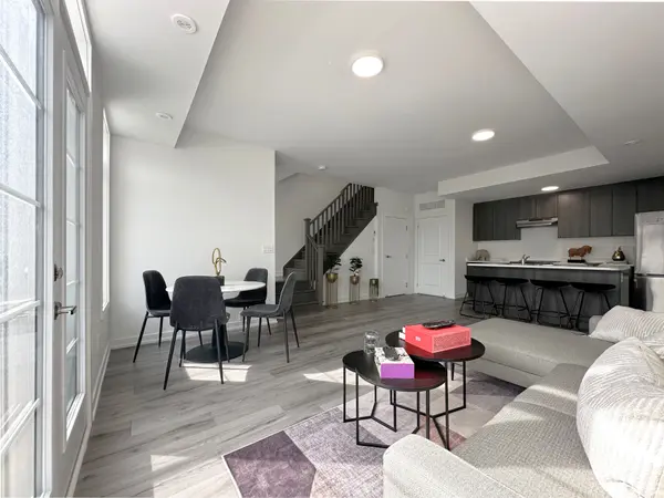 1655 Palmers Sawmill RD #104, Pickering, ON L1X 0R3