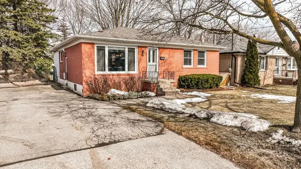 425 Centre ST E, Richmond Hill, ON L4C 1B8