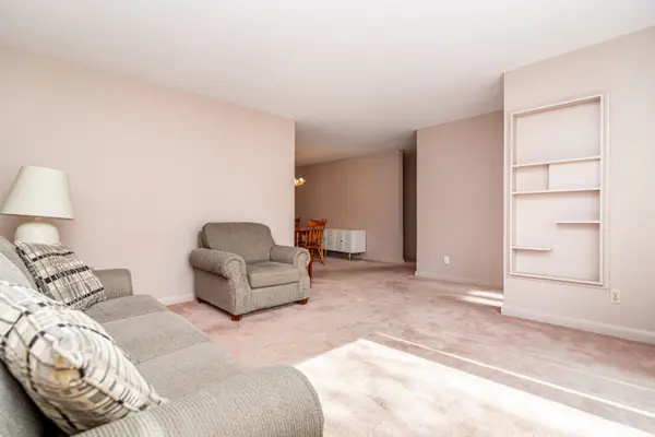 425 Centre ST E, Richmond Hill, ON L4C 1B8