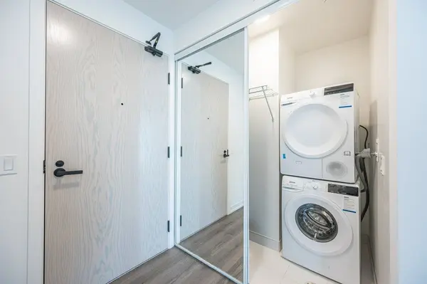 28 Interchange WAY #2710, Vaughan, ON L4K 0P8