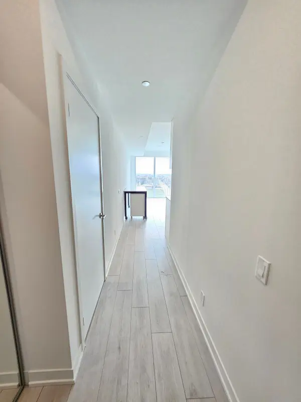 39 Mary ST #1202, Barrie, ON L4N 1S9