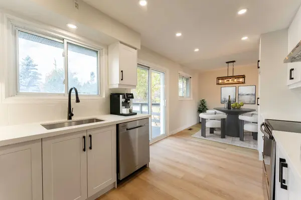 262 Duckworth ST, Barrie, ON L4M 3X2