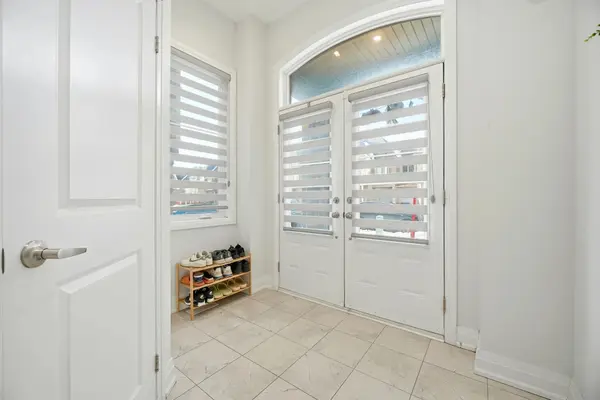 15 Dalbeattie DR N, Brampton, ON L6Y 6H7