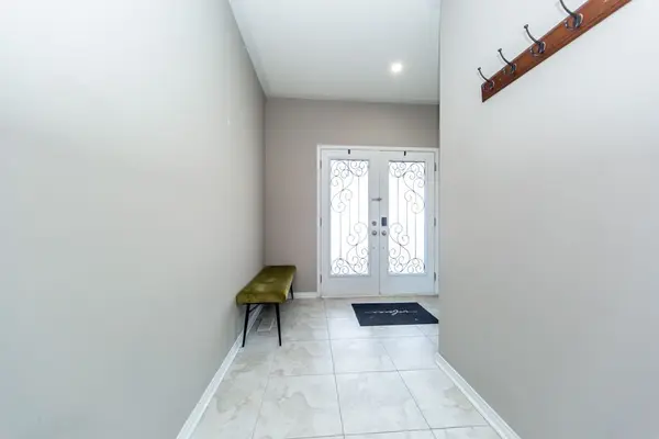 3260 Sealey CRES, Burlington, ON L7M 0J6