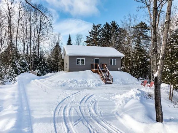 1015 Guilford CT, Dysart Et Al, ON K0M 1S0