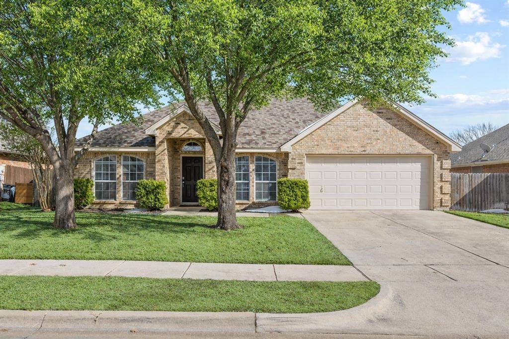 428 Vista Way Drive, Saginaw, TX 76179