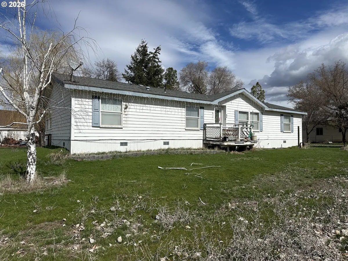 404 SECOND ST, Fossil, OR 97830