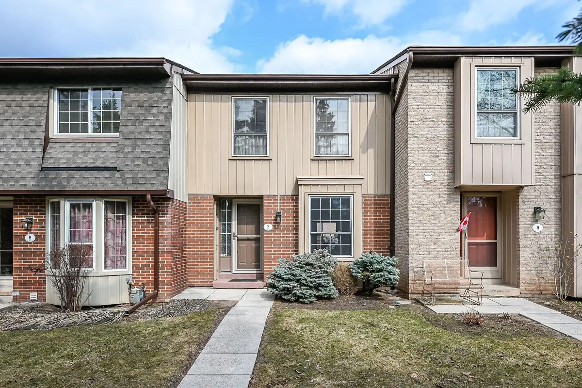 567 Guelph Line #7, Burlington, ON L7R 3M5