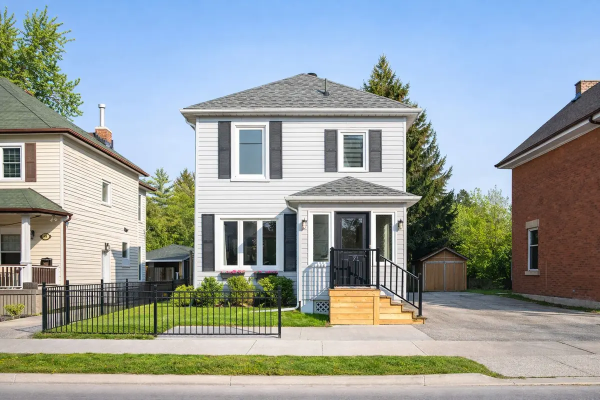 71 English ST, Brampton, ON L6X 1L5