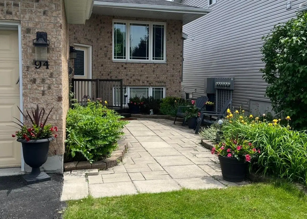 94 Thomas ST S, Arnprior, ON K7S 3R2
