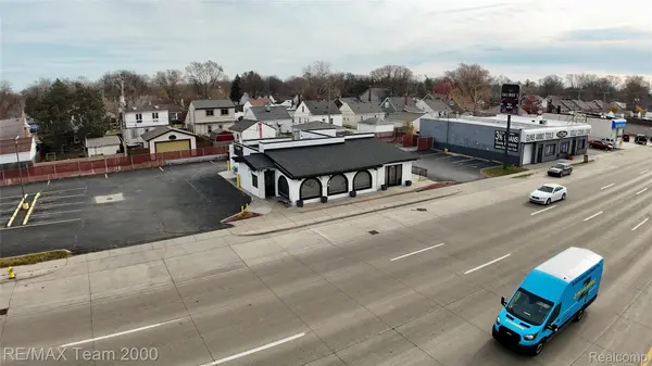 1297 Fort ST, Wyandotte, MI 48192