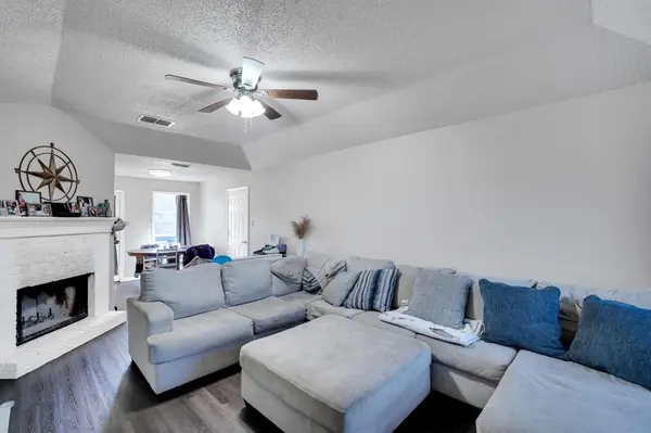 114 Janis Street, Alvarado, TX 76009