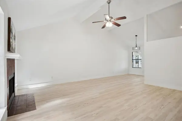 1020 W Hills Terrace, Saginaw, TX 76179