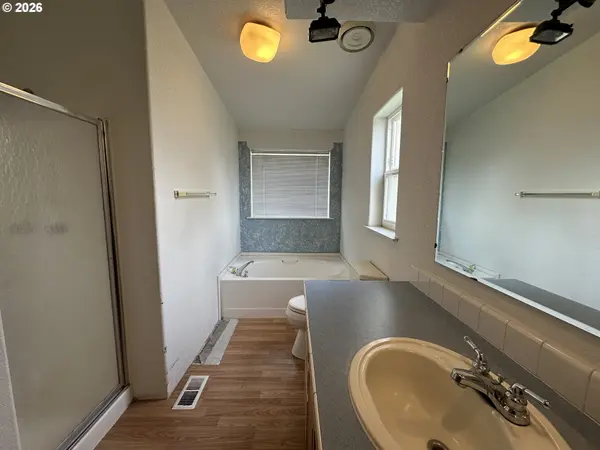 404 SECOND ST, Fossil, OR 97830