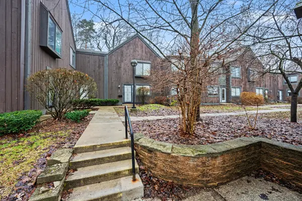 125 Balmoral CT, Kalamazoo Twp, MI 49006