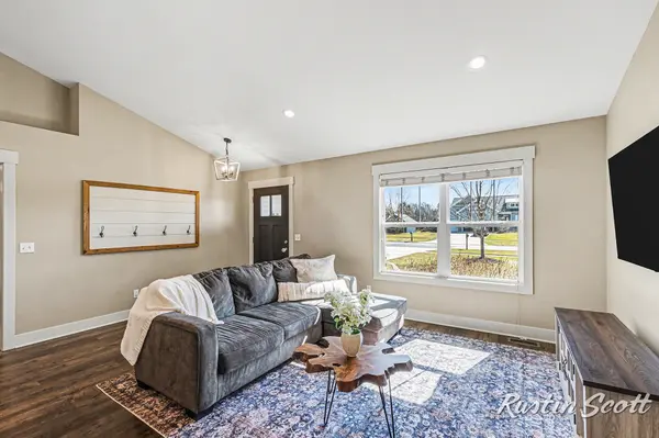 5573 Stanton Woods DR, Blendon Twp, MI 49426