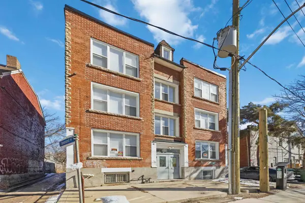 1A Leonard AVE #1, Toronto C01, ON M5T 2P8