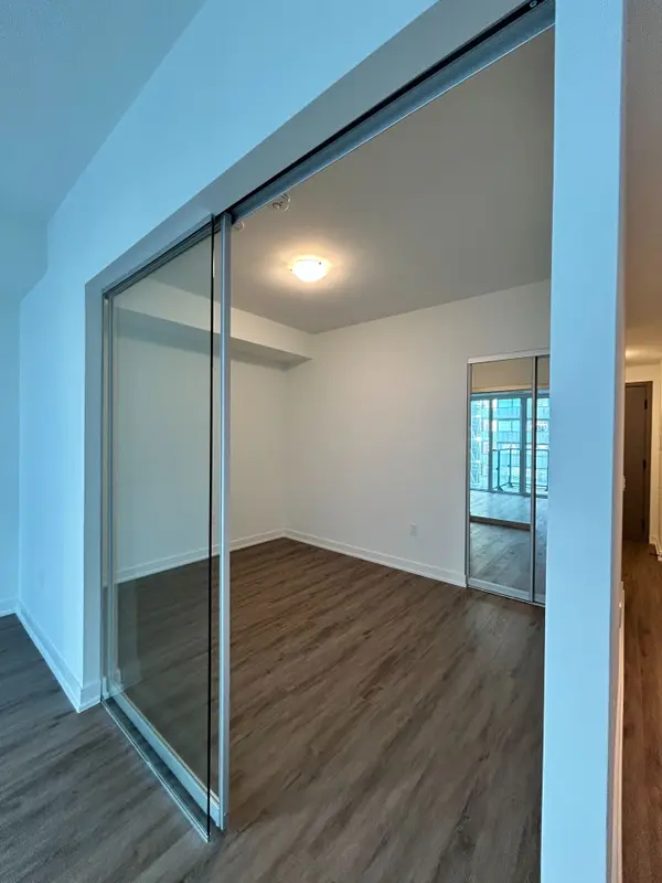 634 Church ST W #3802, Toronto C08, ON M4Y 2G3