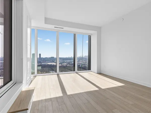 1 Quarrington LN #2613, Toronto C13, ON M3C 0S4