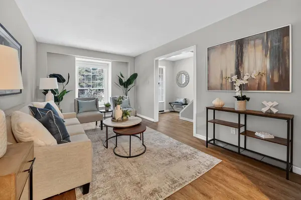 567 Guelph Line #7, Burlington, ON L7R 3M5