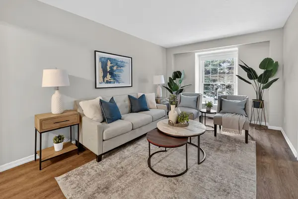 567 Guelph Line #7, Burlington, ON L7R 3M5