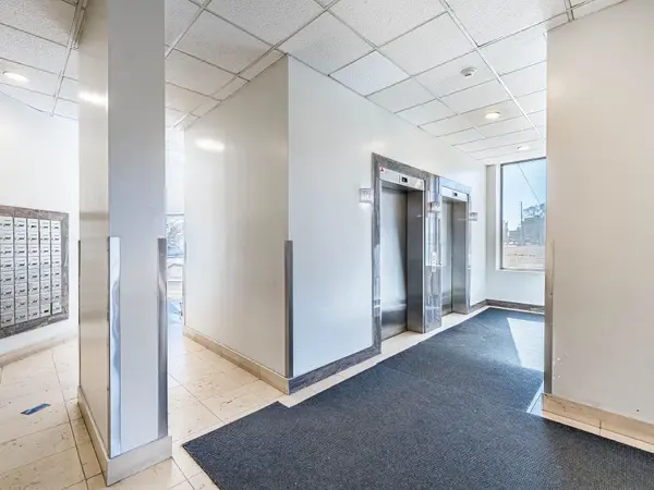 25 Agnes ST #907, Mississauga, ON L5B 3X7