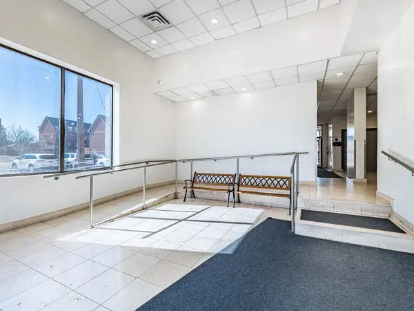 25 Agnes ST #907, Mississauga, ON L5B 3X7