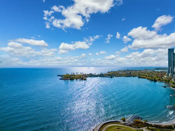 1 Palace Pier CT #2104, Toronto W06, ON M8V 3W9