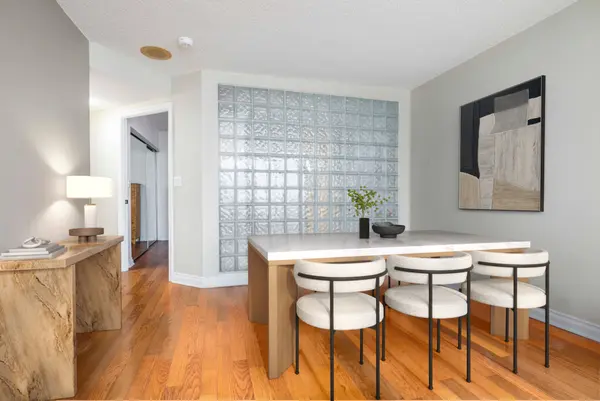 1 Palace Pier CT #2104, Toronto W06, ON M8V 3W9