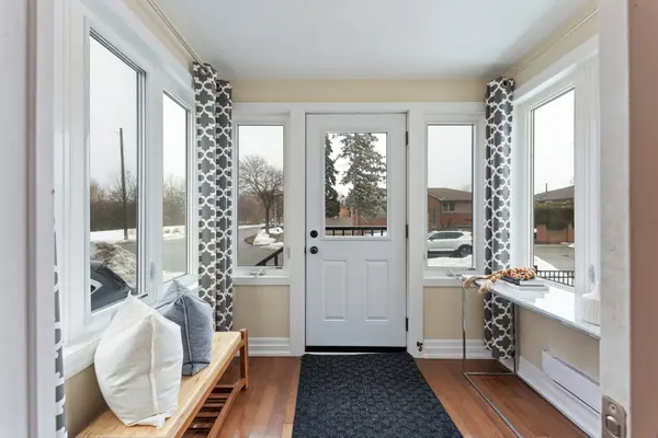 71 English ST, Brampton, ON L6X 1L5