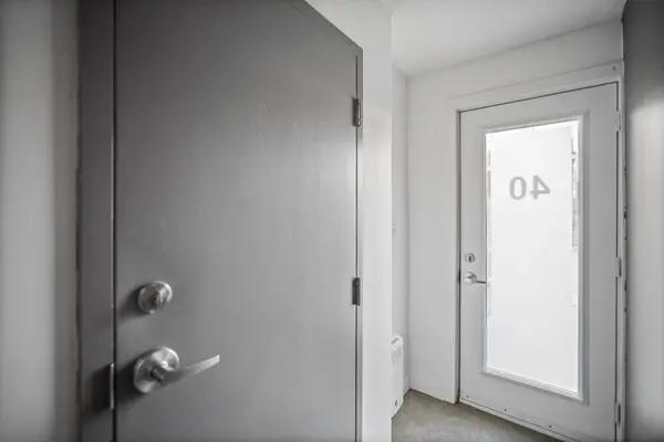 2059 Weston RD #40, Toronto W04, ON M9N 1X7