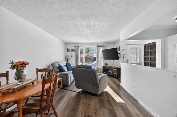 104 Purdy RD, Loyalist, ON K0H 1G0