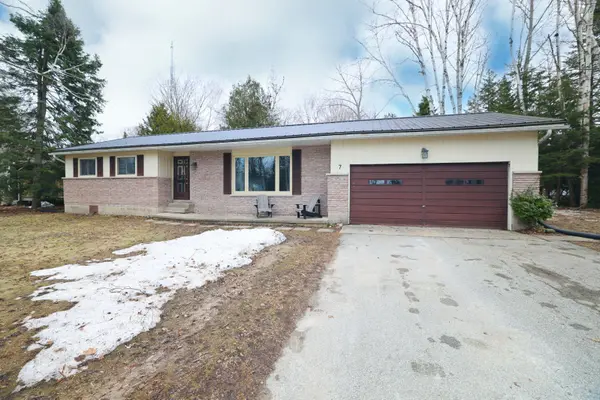 7 Graham CRES, South Bruce Peninsula, ON N0H 2G0