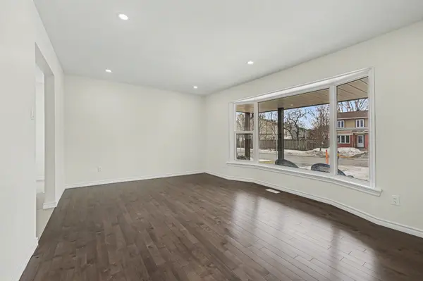 883 Lawnsberry DR, Orleans - Cumberland And Area, ON K1E 1Y2