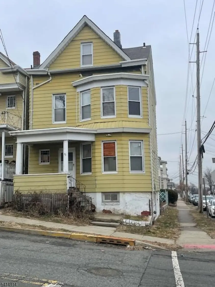 42 Brown Ave, Prospect Park Boro, NJ 07508