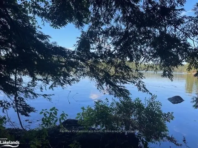 2 STONE GATE LN, Bracebridge, ON P1L 1X3